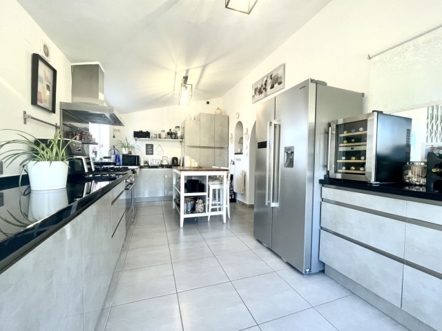 3 Bedrooms Villa in Cerros del Aguila