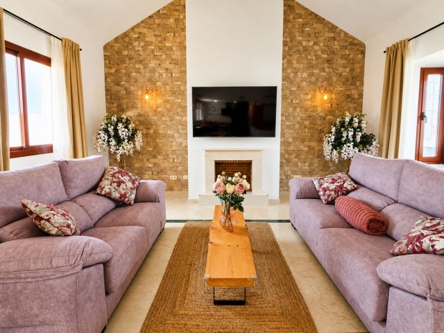 Reihenhaus, Casares Playa, R5365261