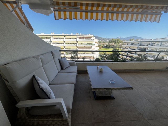 Apartamento con 3 Dormitorios  en Guadalmina Alta