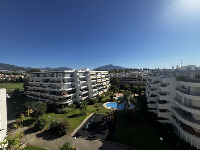 Apartamento con 3 Dormitorios  en Guadalmina Alta