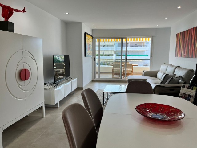Apartamento con 3 Dormitorios  en Guadalmina Alta