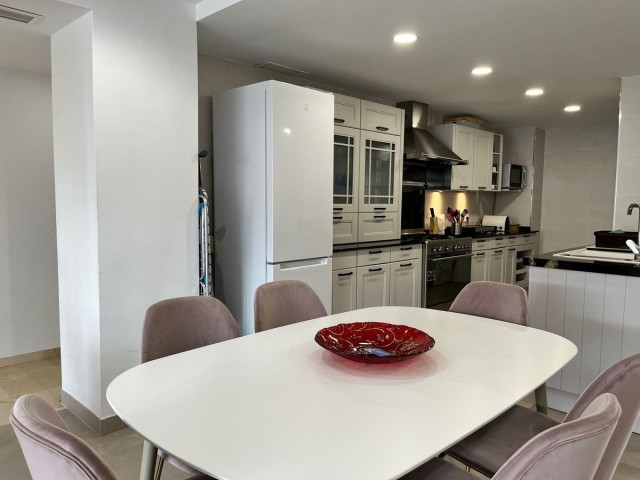 Apartamento con 3 Dormitorios  en Guadalmina Alta