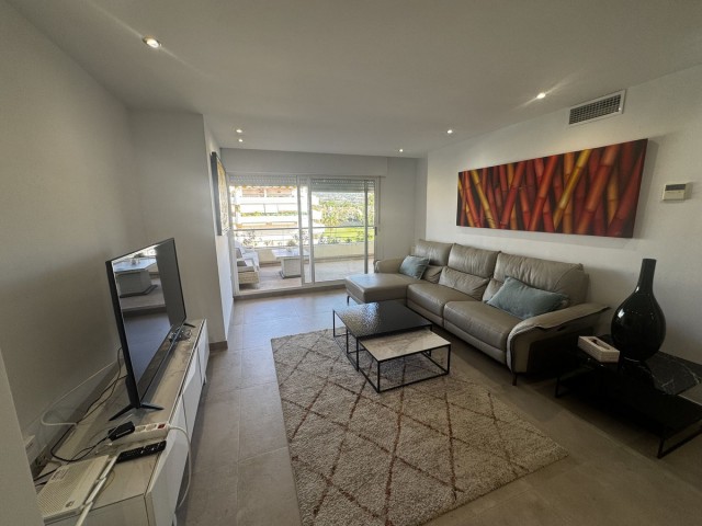 Apartamento con 3 Dormitorios  en Guadalmina Alta