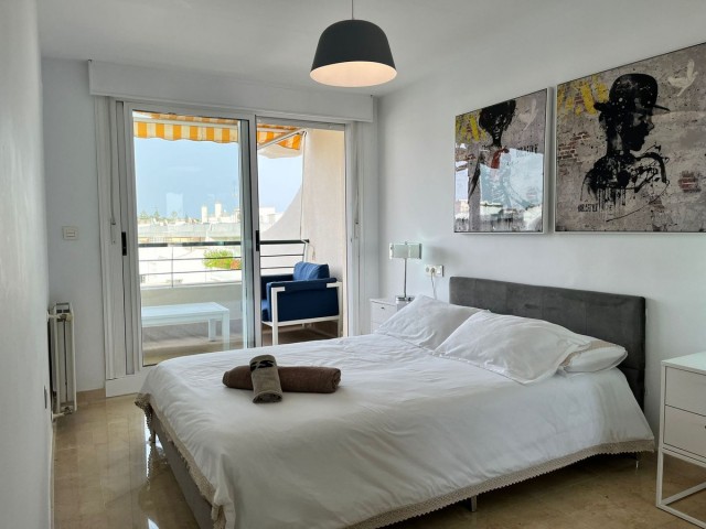 Apartamento con 3 Dormitorios  en Guadalmina Alta