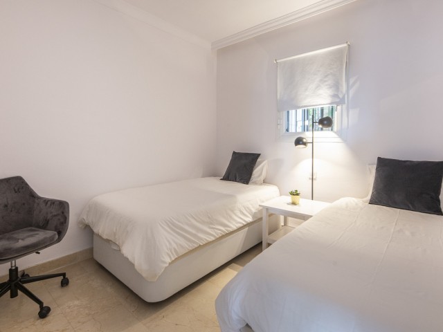 Apartment, Benahavis, R5374354