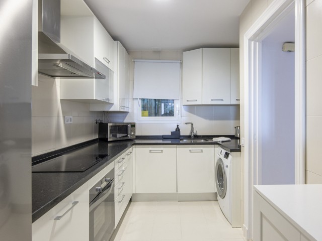 2 Bedrooms Apartment in Benahavís