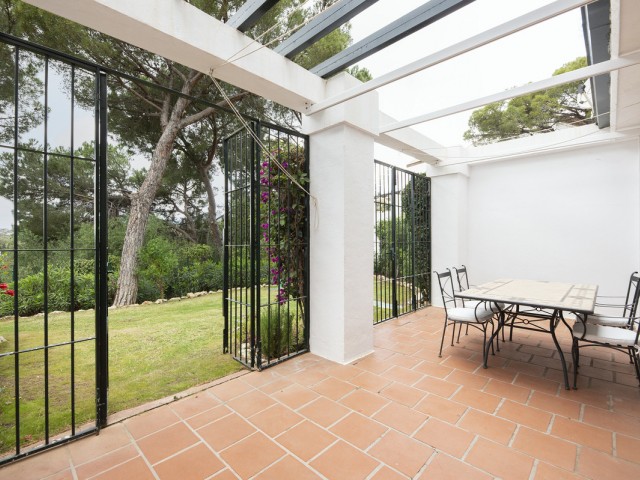 2 Bedrooms Apartment in Benahavís