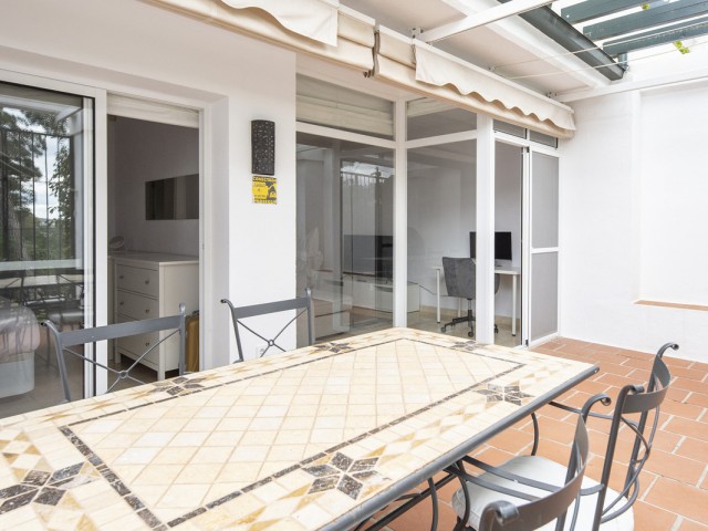 2 Bedrooms Apartment in Benahavís