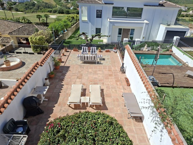 Townhouse, La Duquesa, R5374822