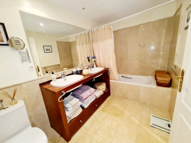 Apartamento con 2 Dormitorios  en New Golden Mile