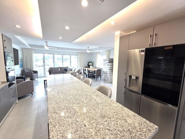 Villa, Artola, R5378788