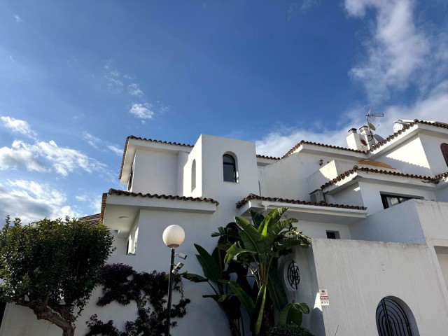 Adosado, New Golden Mile, R5380201