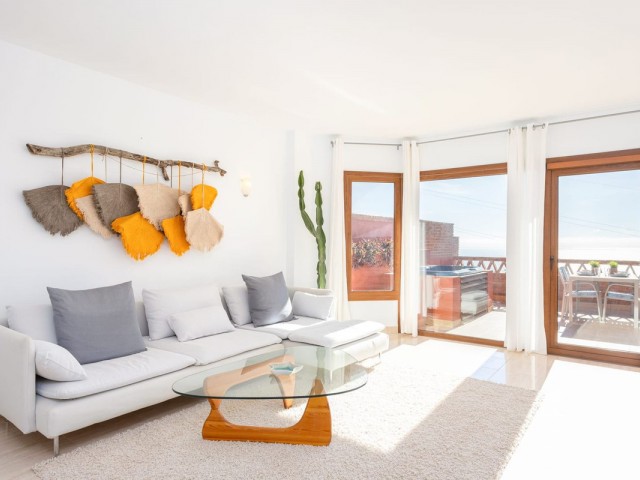 Apartamento con 3 Dormitorios  en Carvajal