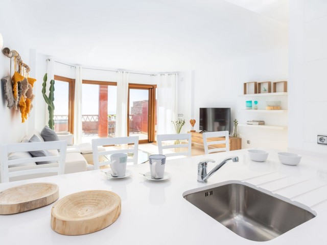 Apartamento con 3 Dormitorios  en Carvajal