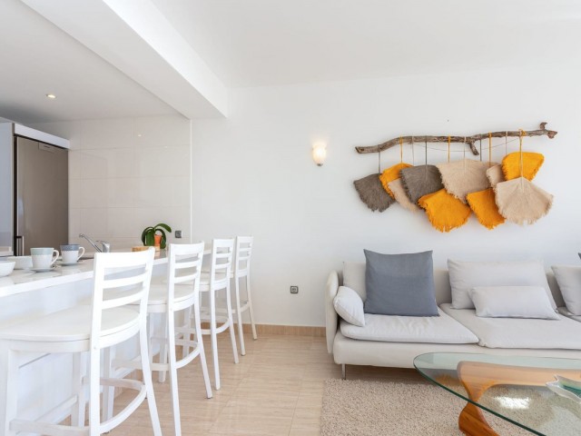 Apartamento con 3 Dormitorios  en Carvajal