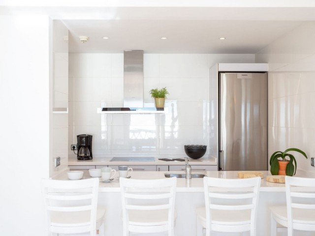 Apartamento con 3 Dormitorios  en Carvajal