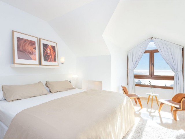 Apartamento con 3 Dormitorios  en Carvajal