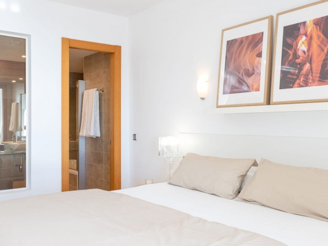 Apartamento con 3 Dormitorios  en Carvajal