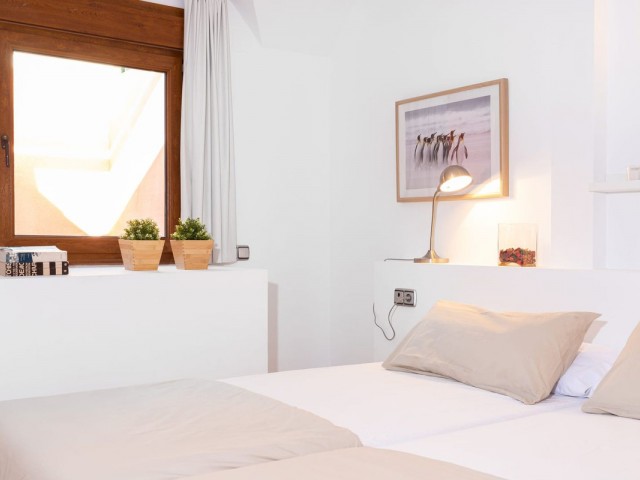 Apartamento con 3 Dormitorios  en Carvajal