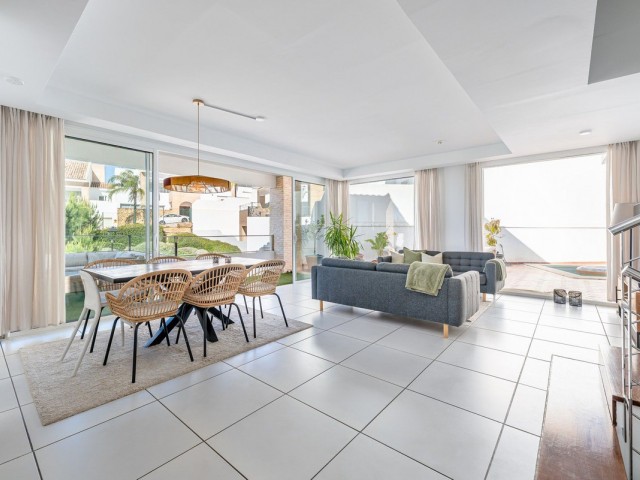 Villa con 5 Dormitorios  en Torremuelle