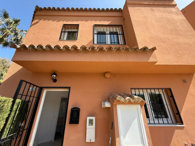 4 Bedrooms Villa in Manilva