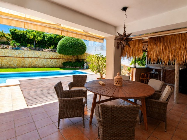 6 Sovrums Villa i Sierrezuela