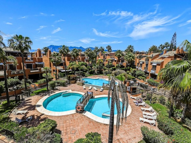 Adosado, Bahía de Marbella, R5360689