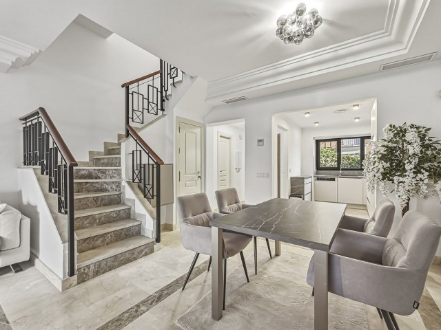 Adosado, Bahía de Marbella, R5360689