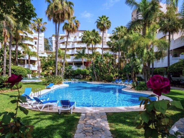Apartamento, Aloha, R5388007