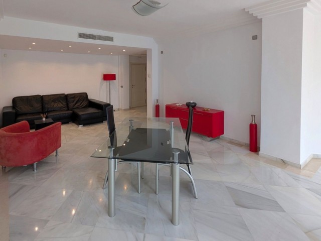 Apartamento, Aloha, R5388007