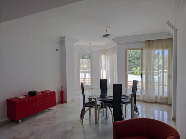 Apartamento, Aloha, R5388007