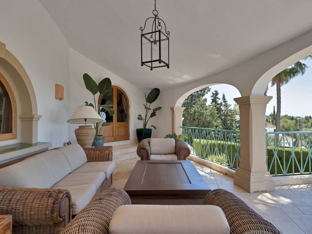 Villa con 6 Dormitorios  en Hacienda Las Chapas