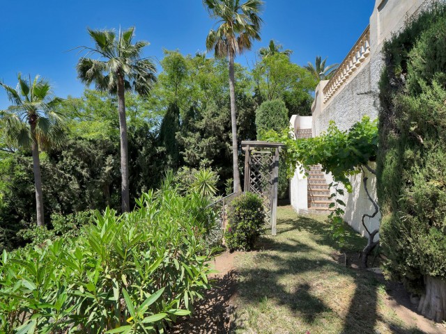 Villa con 6 Dormitorios  en Hacienda Las Chapas