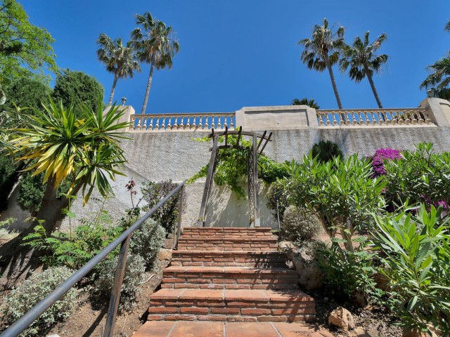 Villa con 6 Dormitorios  en Hacienda Las Chapas