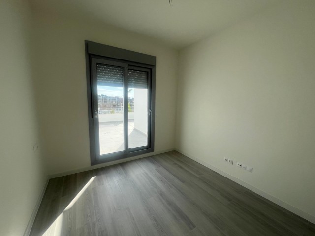Apartamento con 3 Dormitorios  en Valle Romano