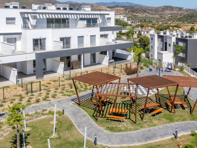 Apartamento con 3 Dormitorios  en Valle Romano