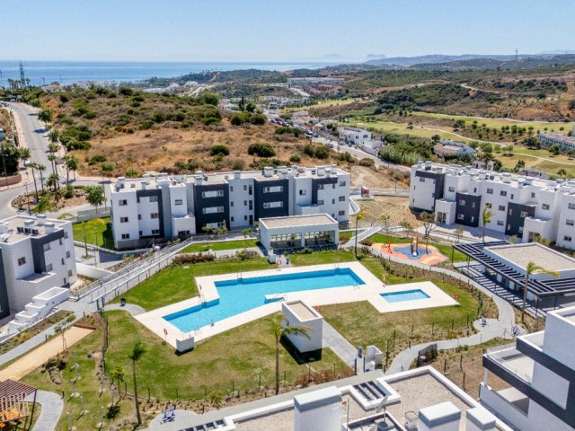 Apartamento con 3 Dormitorios  en Valle Romano