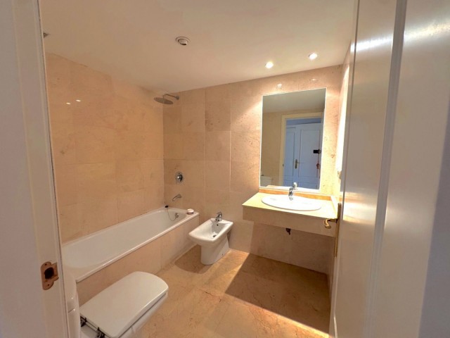 Apartamento con 2 Dormitorios  en Río Real