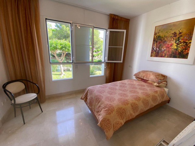 Apartamento con 3 Dormitorios  en Los Arqueros