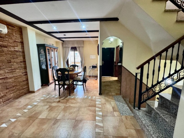 4 Schlafzimmer Reihenhaus in Benalmadena Pueblo