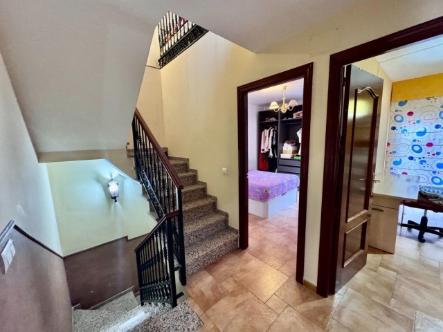 4 Schlafzimmer Reihenhaus in Benalmadena Pueblo