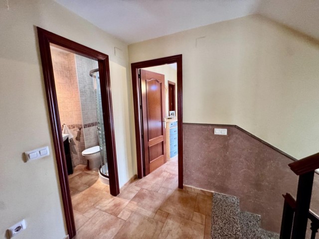 4 Schlafzimmer Reihenhaus in Benalmadena Pueblo