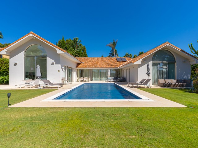 Villa, San Roque Club, R5153254
