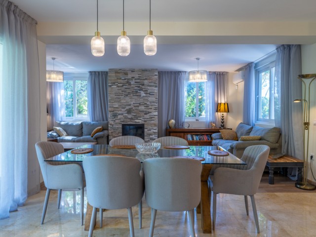 4 Bedrooms Villa in Marbesa