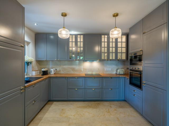 4 Bedrooms Villa in Marbesa