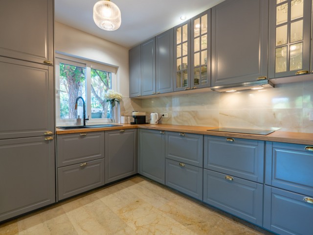 4 Bedrooms Villa in Marbesa