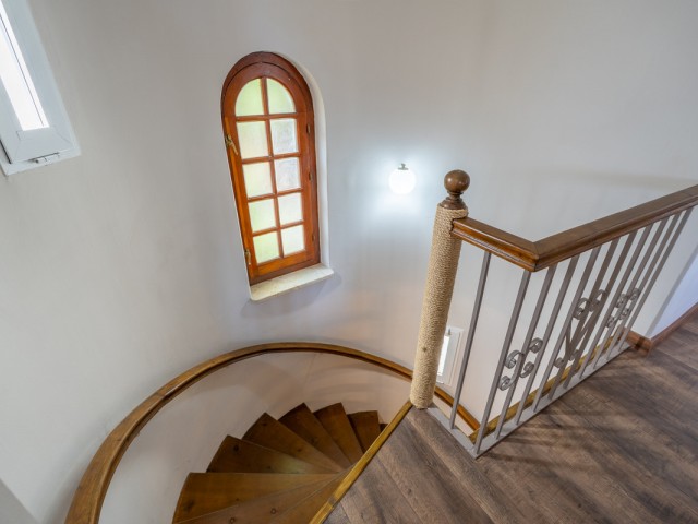 4 Bedrooms Villa in Marbesa