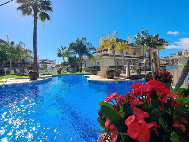 Apartamento, Aloha, R5133199