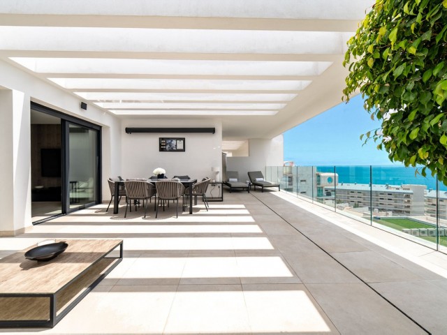 Apartamento con 3 Dormitorios  en Carvajal