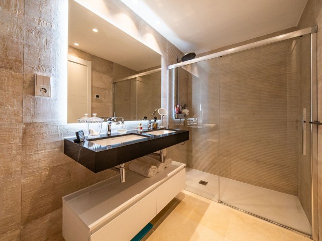 Apartamento con 3 Dormitorios  en Carvajal